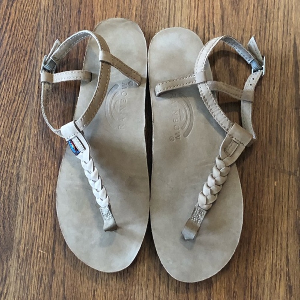 Rainbow Avalon Sandals Size L (7.5 to 8.5) worn once in the house